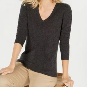 Charter Club Cashmere Sweater V-neck Long sleeve Medium Size Warm Winter Casual